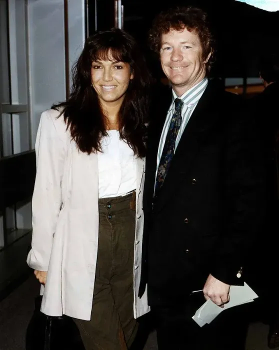 Framed Print : Jim Davidson TV Presenter and Comedian with wife Tracie Davidson at Heathrow Airport Framed Print : Jim Davidson TV Presenter and Comedian with wife Tracie Davidson at Heathrow Airport
