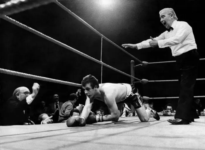 Framed Print : Jimmy Battens chance of winning the European light middleweight title is gone as Framed Print : Jimmy Battens chance of winning the European light middleweight title is gone as