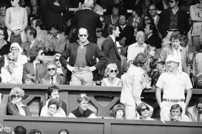 Framed Print : Jimmy Connors v John McEnroe, Wimbledon Mens Semi Final, Thursday 30th June 1977
