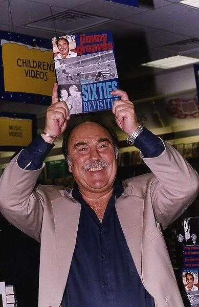 Jimmy Greaves football commentator TV presenter promoting his book