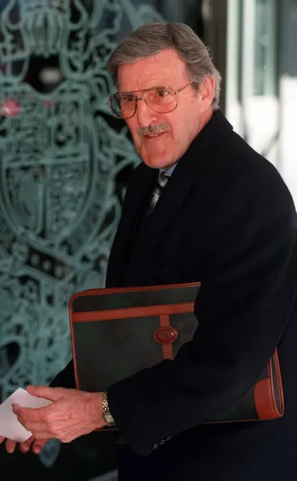 Framed Print : JIMMY HILL ARRIVING AT MATTHEW HARDINGS MEMORIAL SERVICE IN WESTMINSTER