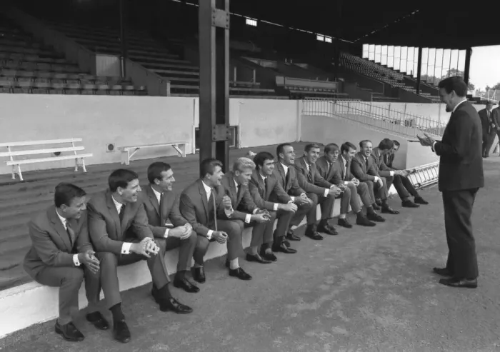 Framed Print : Jimmy Hill chats with the players at Coventry City FCs ground, Highfield Road Framed Print : Jimmy Hill chats with the players at Coventry City FCs ground, Highfield Road