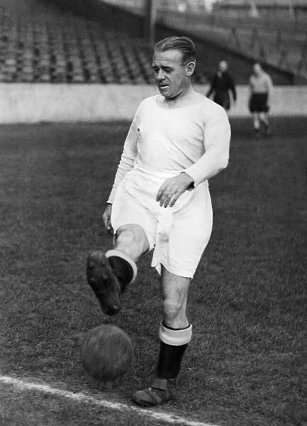 Jimmy McMullan is recalled by Manchester City at Gateshead. January 1933 P009524