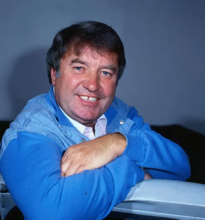 Framed Print : Jimmy Tarbuck comedian wearing blue denim shirt arms folded arms crossed A©mirrorpix Framed Print : Jimmy Tarbuck comedian wearing blue denim shirt arms folded arms crossed A©mirrorpix