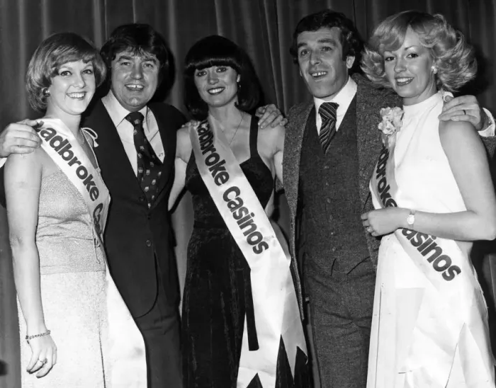 Framed Print : Jimmy Tarbuck and Liverpool footballer Ian Callghan were among the celebrities sampling Framed Print : Jimmy Tarbuck and Liverpool footballer Ian Callghan were among the celebrities sampling