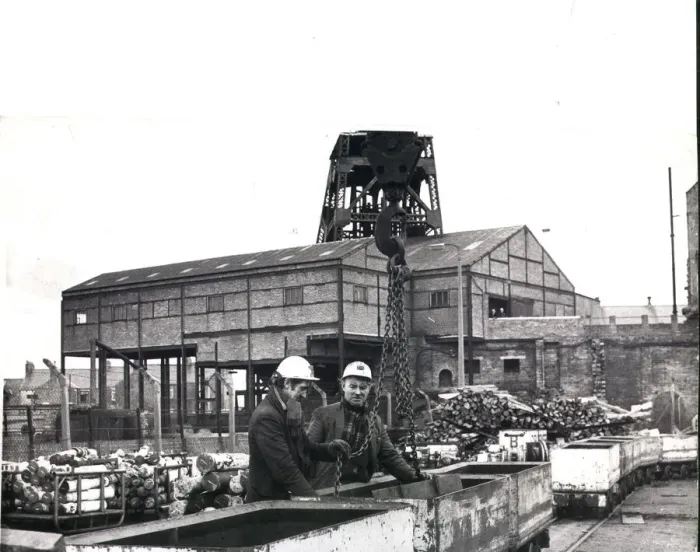 Framed Print : Jimmy Weatherby (left) and Alan Nelson unload equipment salvaged from Elemore Colliery