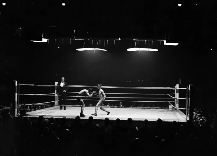 Framed Print : Jimmy Wilde fought the American Memphis Pal Moore at Olympia London on the 17th July Framed Print : Jimmy Wilde fought the American Memphis Pal Moore at Olympia London on the 17th July