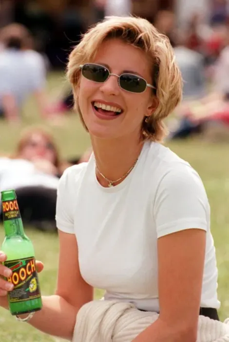 Framed Print : JJulia Carling Ex Wife Of Rugby Player Will Carling At T In The Park Holding Bottle Of