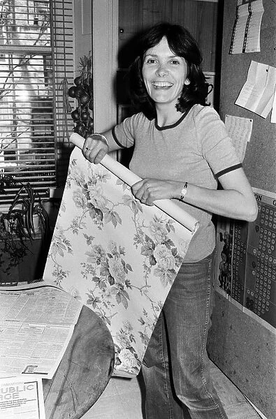Joan Bakewell doing some DIY. May 1979