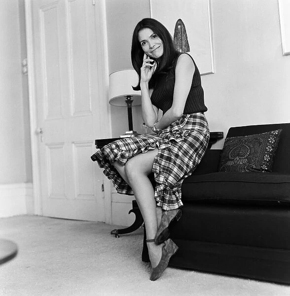 Joan Bakewell at home in Primrose Hill. 22nd October 1971