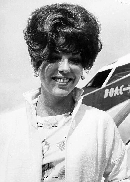 Joan Collins at London Airport - July 1961