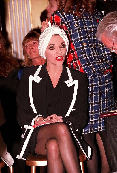 JOAN COLLINS AT MARTNELL FASHION SHOW 24  /  01  /  1991