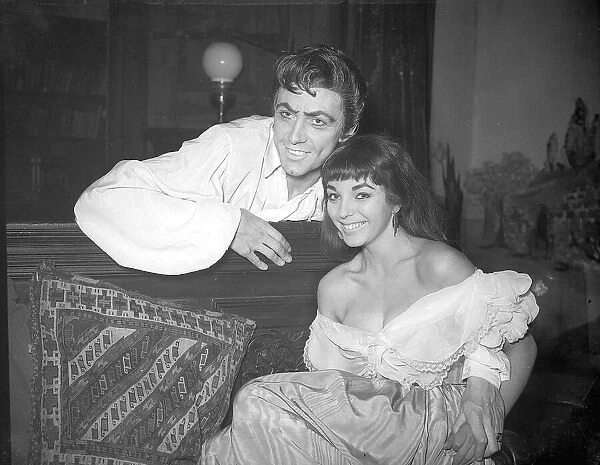 Joan Collins and Maxwell Reed announce their engagement April 1952