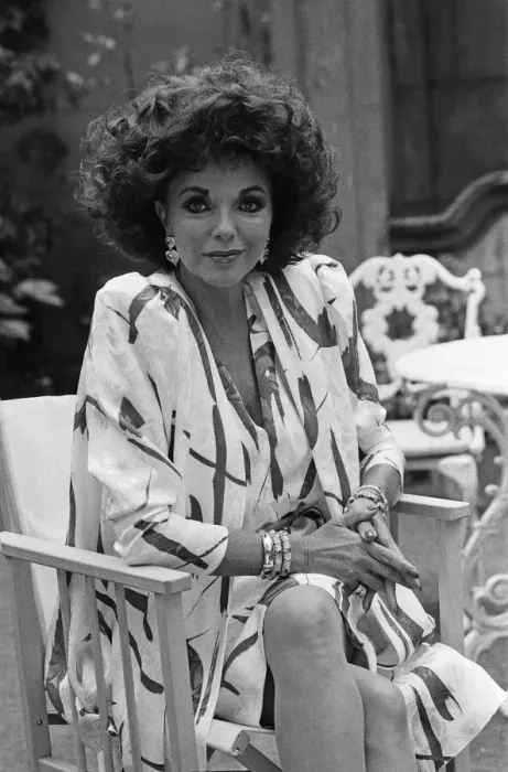 Framed Print : Joan Collins promoting her new television series Sins'. 4th September 1987 Framed Print : Joan Collins promoting her new television series Sins'. 4th September 1987