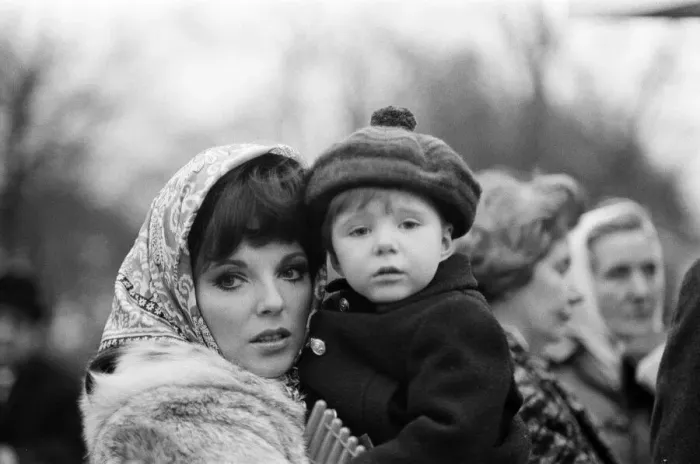 Framed Print : Joan Collins on the set of her new film Subterfuge Framed Print : Joan Collins on the set of her new film Subterfuge