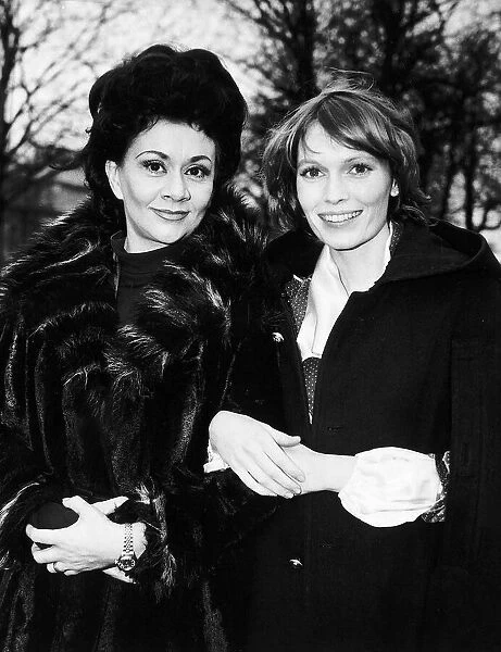 Joan Plowright with Mia Farrow - December 1972 Dbase MSI