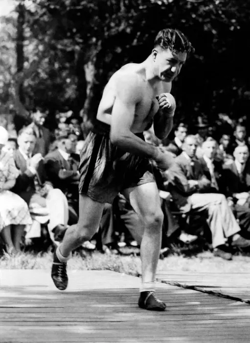 Framed Print : Jock McAvoy, British middleweight boxer who fought from 1927 to 1945 March 1936 P012386