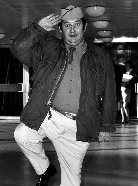 Joe Baker comedian 1973 Comedian Joe Bakerleft Heathrow Airport for Tel Aviv where