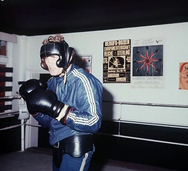 Joe Bugner boxer training in ring July 1973