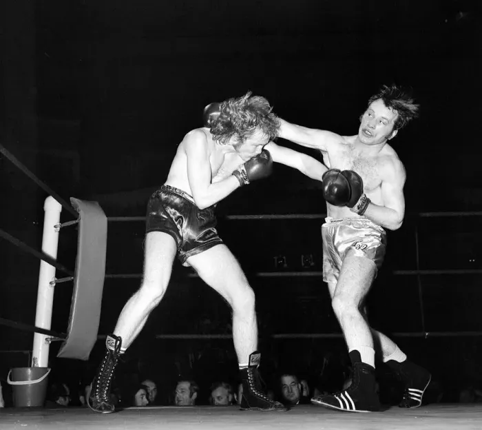 Framed Print : Joe Bugner Heavyweight Boxer January 1971 fighting Carl Gizzi at Royal Albert Hall