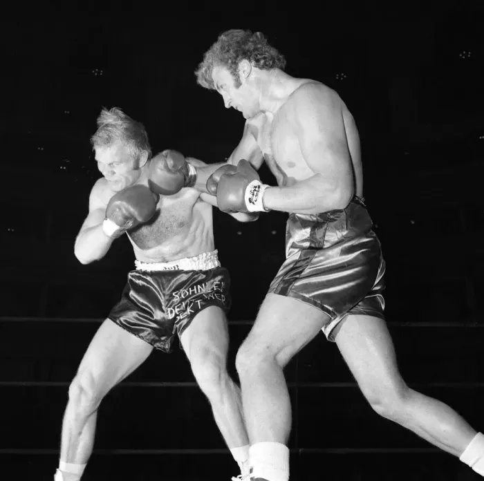 Framed Print : Joe Bugner Heavyweight Boxer October 1972 fighting Jurgen Blin at Royal Albert Hall