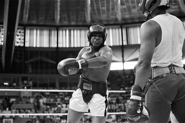 Joe Bugner v. Muhammad Ali in Kuala Lumpar. Ali sparring before the fight