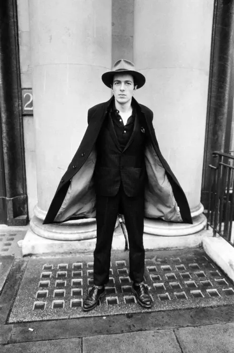 Framed Print : Joe Strummer, lead vocalist of English punk rock band The Clash. 16th January 1981 Framed Print : Joe Strummer, lead vocalist of English punk rock band The Clash. 16th January 1981