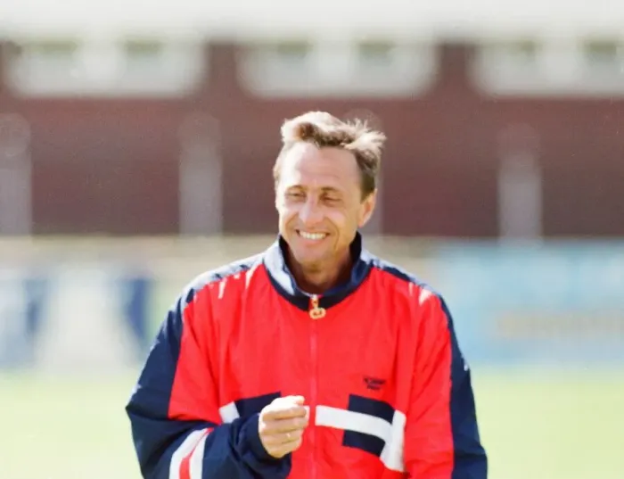 Framed Print : Johan Cruyff Barcelona Manager pictured during training session in Rotterdam