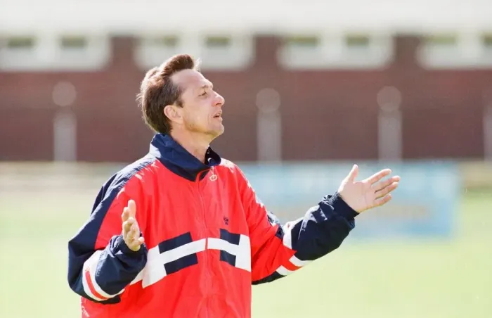 Framed Print : Johan Cruyff Barcelona Manager pictured during training session in Rotterdam Framed Print : Johan Cruyff Barcelona Manager pictured during training session in Rotterdam