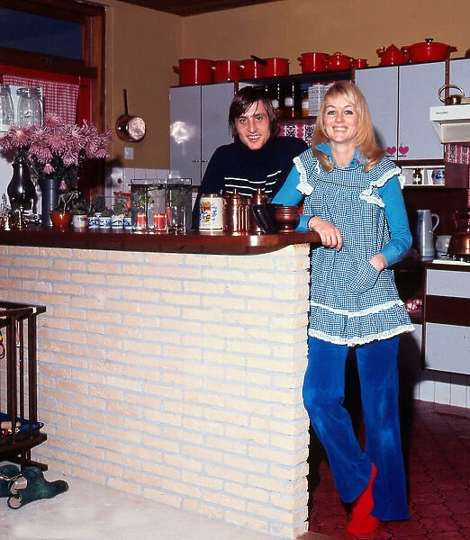 Johan Cruyff at home with his wife Danny December 1972