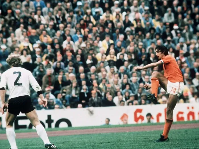 Framed Print : Johan Cruyff World Cup final 1974 Holland V West Germany football Framed Print : Johan Cruyff World Cup final 1974 Holland V West Germany football