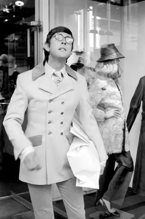Framed Print : John Alderton, lead actor in the TV series Please Sir'filming in Kings road