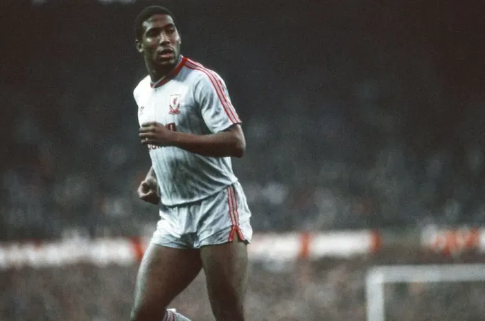 Framed Print : John Barnes playing for Liverpool, Manchester United 1-1 Liverpool Framed Print : John Barnes playing for Liverpool, Manchester United 1-1 Liverpool
