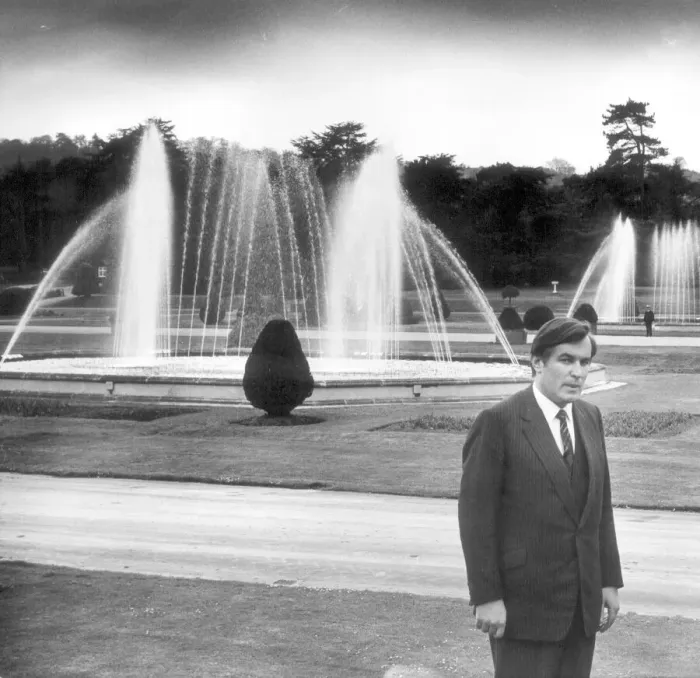 Framed Print : John Broome taking a stroll through the gardens Page 50 TWWW Potters Holiday Framed Print : John Broome taking a stroll through the gardens Page 50 TWWW Potters Holiday