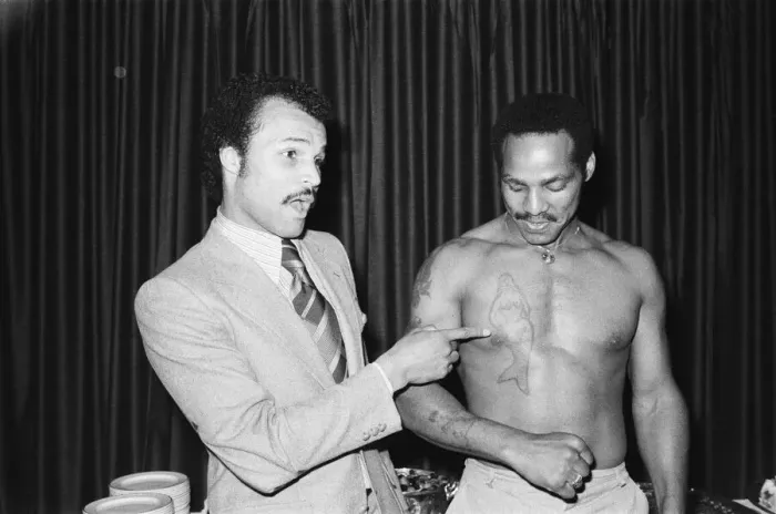 Framed Print : John Conteh meets stand in opponent Leonadro Rodgers for the first time Framed Print : John Conteh meets stand in opponent Leonadro Rodgers for the first time