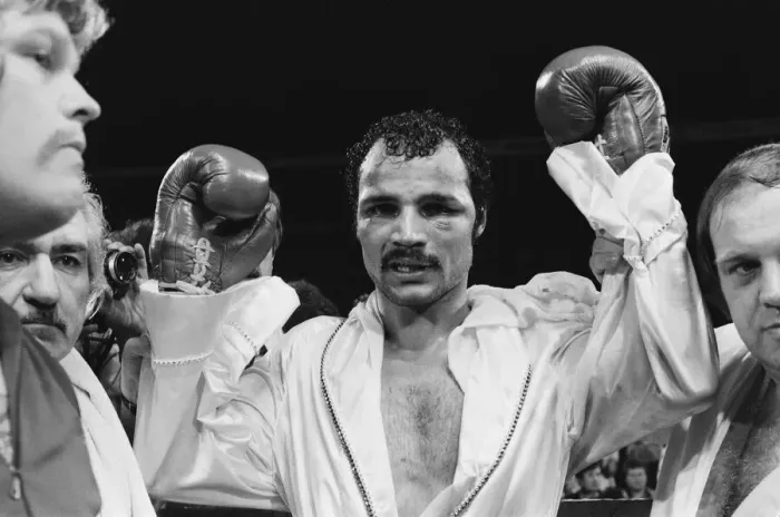 Framed Print : John Conteh vs Mate Parlov. WBC light-heavyweight title bout at Red Star Stadium Framed Print : John Conteh vs Mate Parlov. WBC light-heavyweight title bout at Red Star Stadium