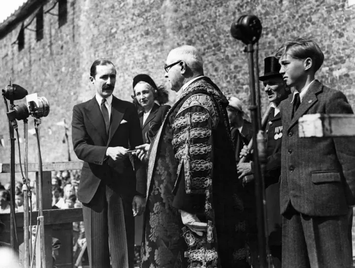 Framed Print : John Crichton-Stuart, 5th Marquess of Bute, gifts Cardiff Castle to the City of Cardiff Framed Print : John Crichton-Stuart, 5th Marquess of Bute, gifts Cardiff Castle to the City of Cardiff