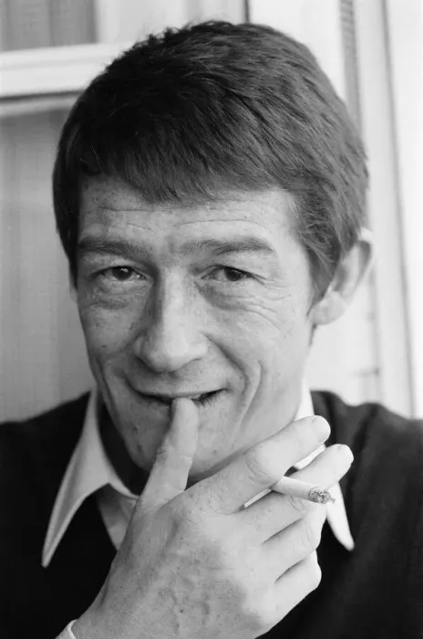 Framed Print : John Hurt, pictured in Germany in 1982. John is in Germany to film Night Crossing Framed Print : John Hurt, pictured in Germany in 1982. John is in Germany to film Night Crossing