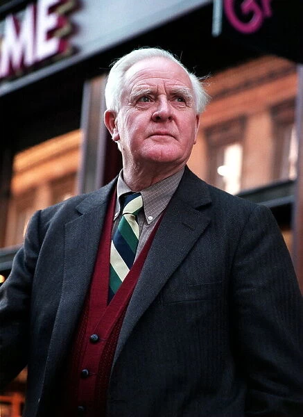 John Le Carre Writer in Buchanan Street Glasgow February 1999