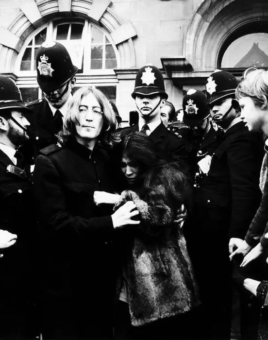 Framed Print : John Lennon Beatles Singer with wife Yoko Ono surrounded by police