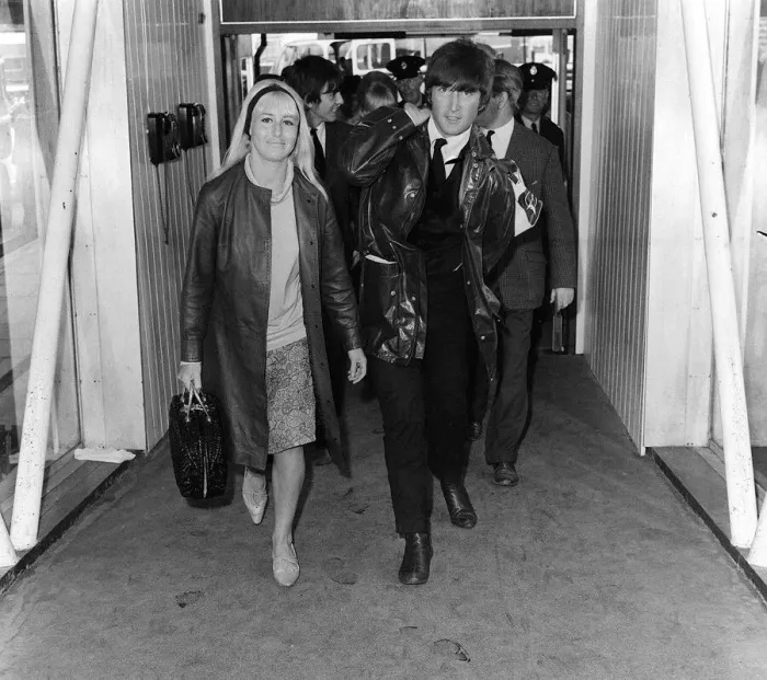 Framed Print : John Lennon and Cynthia 26 May 1964 at Heathrow Airport Framed Print : John Lennon and Cynthia 26 May 1964 at Heathrow Airport
