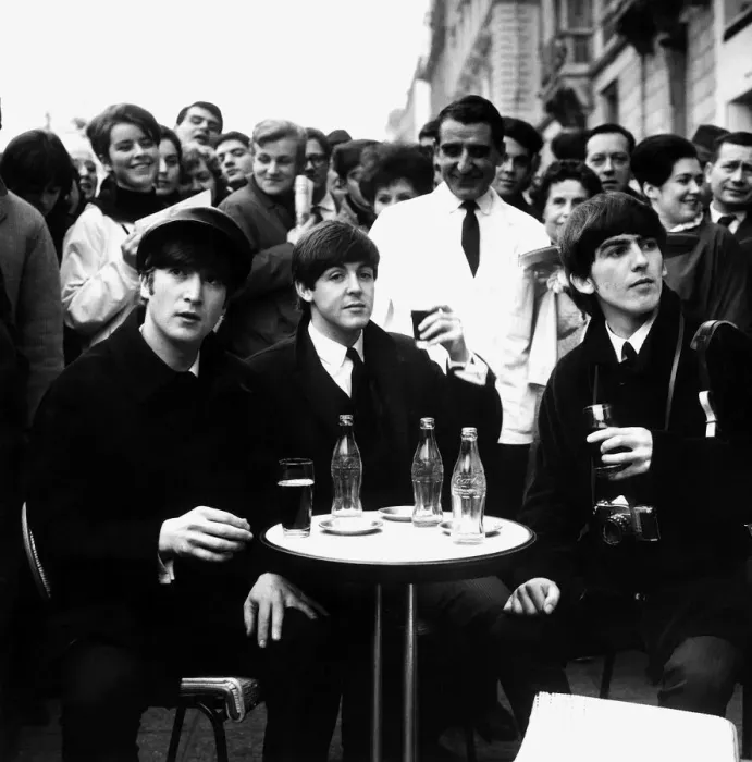 Framed Print : John Lennon, Paul MCCartney & George Harrison on the Champs Elysees before Ringo arrived