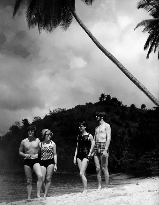 Framed Print : John Lennon and Ringo Starr with partners Cynthia and Maureen in Tobago during the two