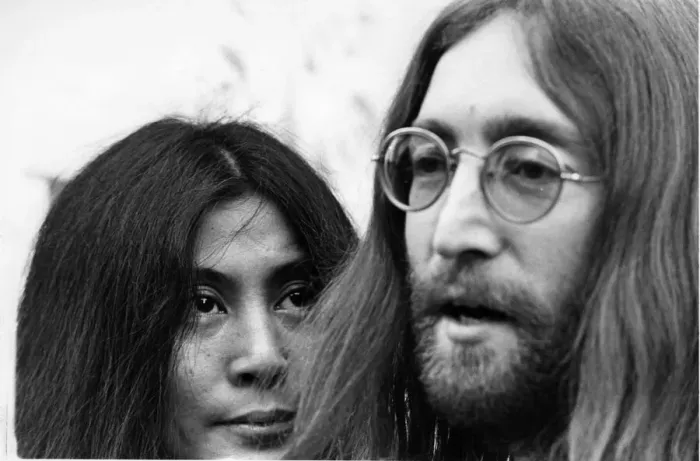 Framed Print : John Lennon and Yoko Ono picture together in The Beatles Apple Office in Savile Row Framed Print : John Lennon and Yoko Ono picture together in The Beatles Apple Office in Savile Row