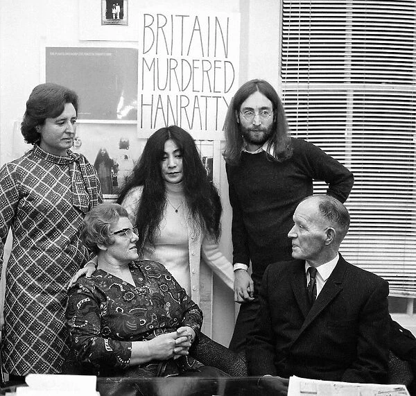 John Lennon with Yoko Ono support action to free James Hanratty of murder charge here