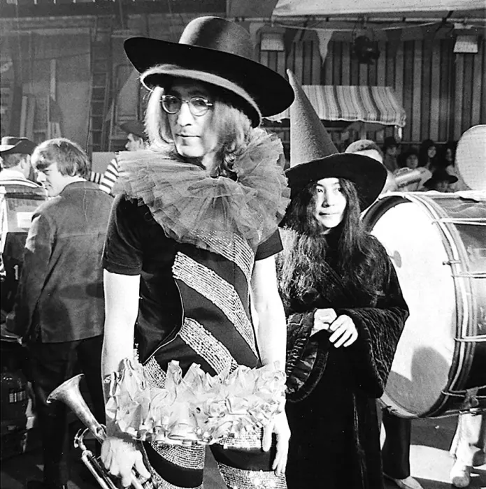Framed Print : John Lennon and Yoko at The Rolling Stones Rock n Roll Circus
