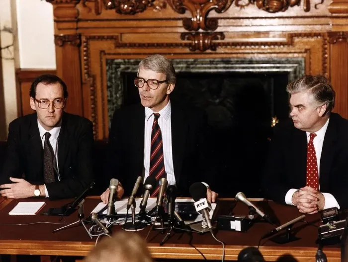 Framed Print : John Major Conservative MP politician at a press conference to launch his challenge for Framed Print : John Major Conservative MP politician at a press conference to launch his challenge for
