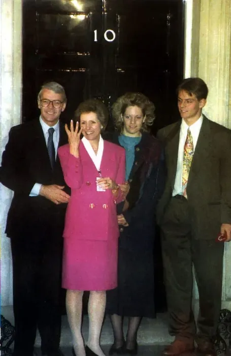 Framed Print : John Major MP with his family outside No10 Downing Street after the election Framed Print : John Major MP with his family outside No10 Downing Street after the election