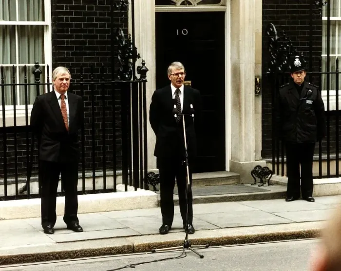 Framed Print : John Major Prime Minister with Chris Patten announcing the date of the 1992 General Framed Print : John Major Prime Minister with Chris Patten announcing the date of the 1992 General