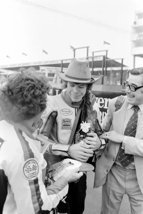 Framed Print : John Player 500 CC Motor Cycle Racing at Silverstone. August 1977 77-04370-007